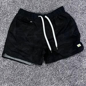 Vuori Shorts